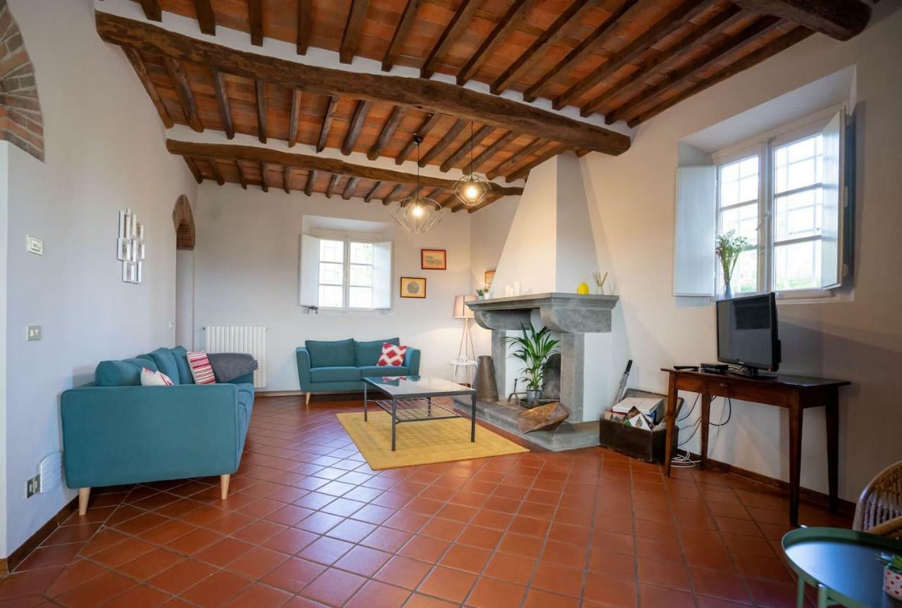 Ampio Appartamento Completamente Rinnovato Con Vista E Piscina Lucca Buitenkant foto
