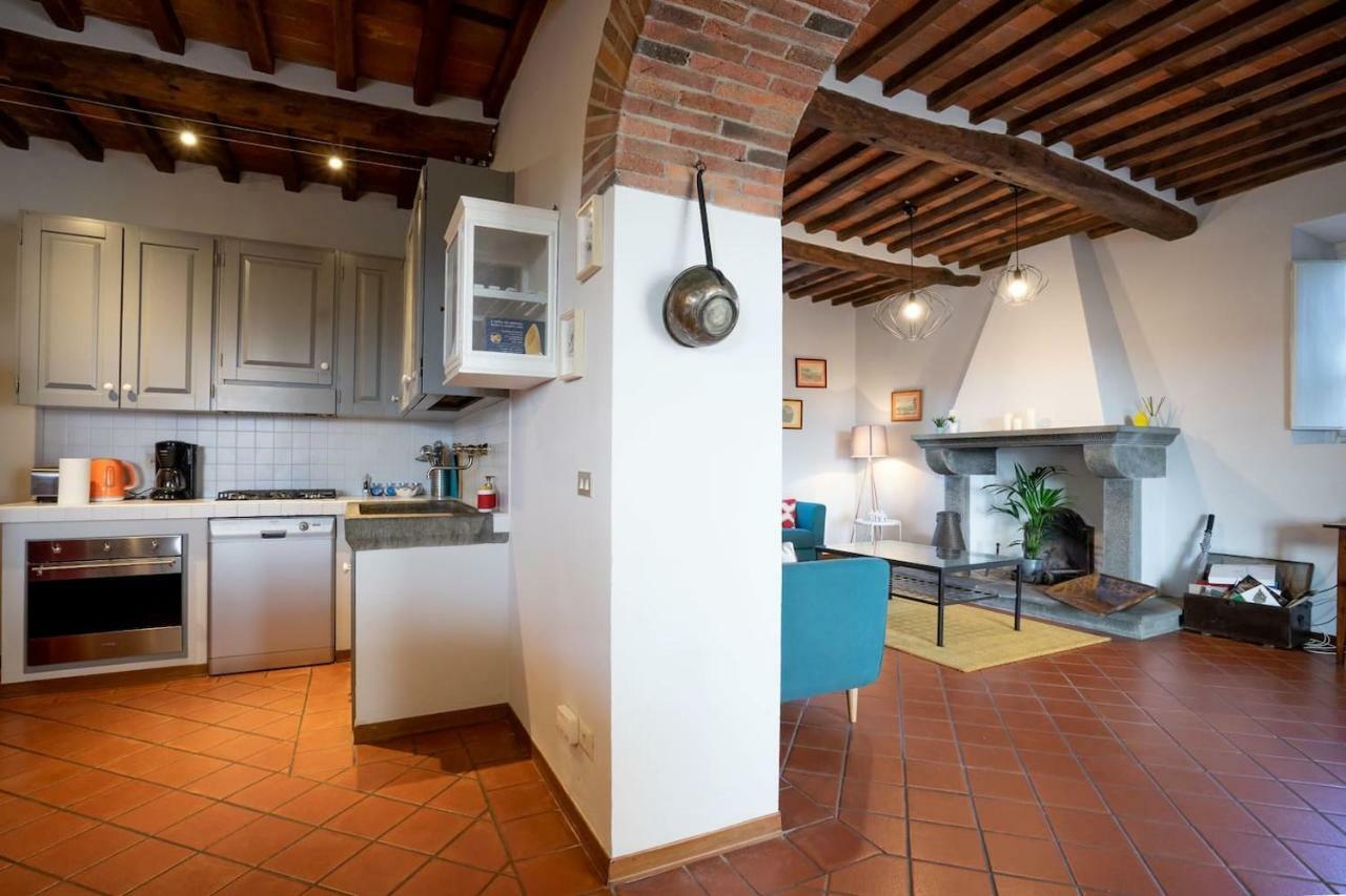 Ampio Appartamento Completamente Rinnovato Con Vista E Piscina Lucca Buitenkant foto