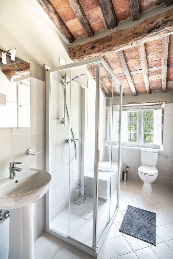 Ampio Appartamento Completamente Rinnovato Con Vista E Piscina Lucca Buitenkant foto