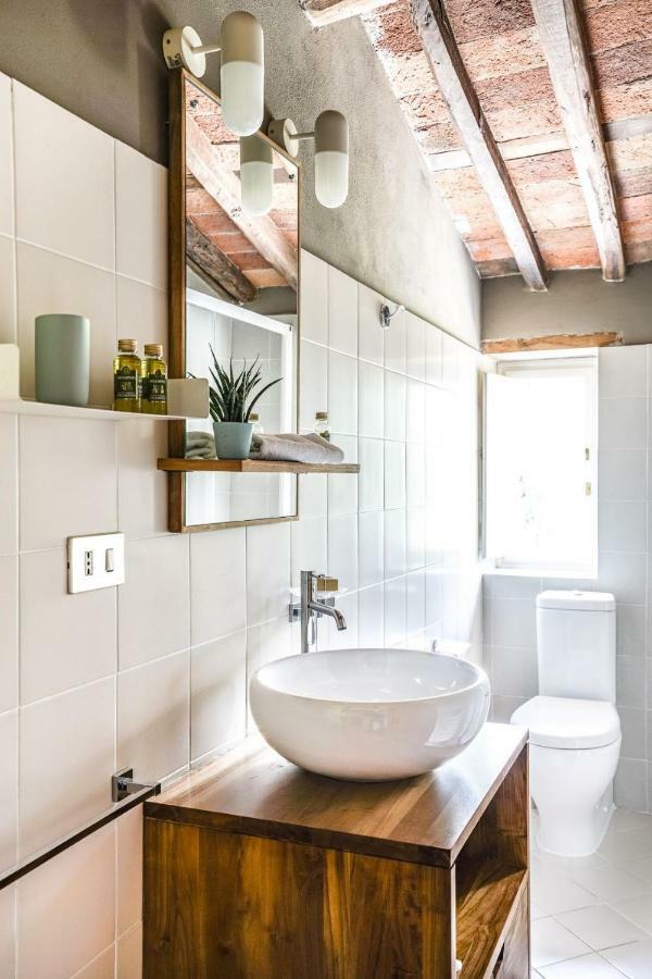 Ampio Appartamento Completamente Rinnovato Con Vista E Piscina Lucca Buitenkant foto